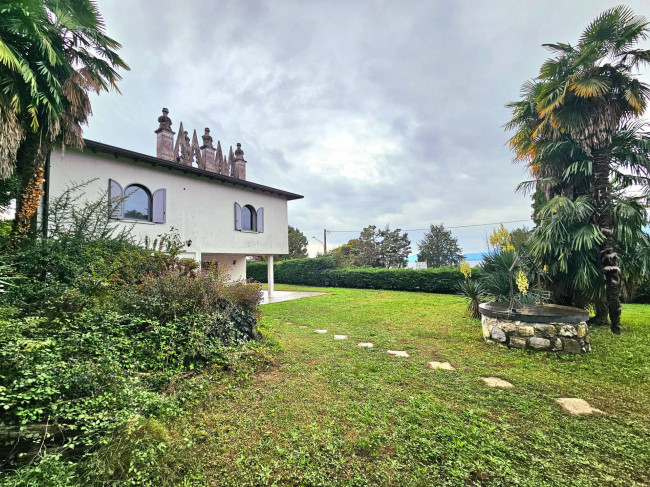 Villa in vendita a Leggiuno