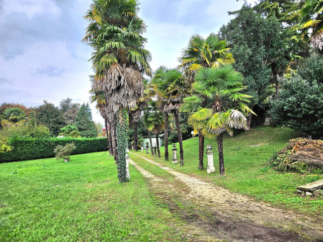 Villa in vendita a Leggiuno