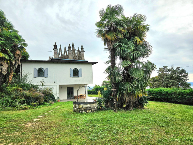Villa in vendita a Leggiuno