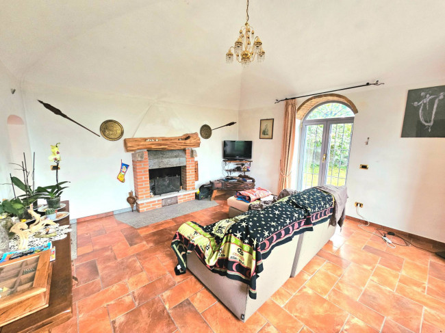 Villa in vendita a Leggiuno