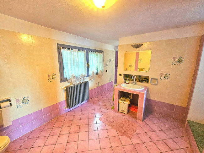 Villa in vendita a Leggiuno