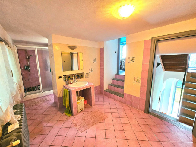 Villa in vendita a Leggiuno
