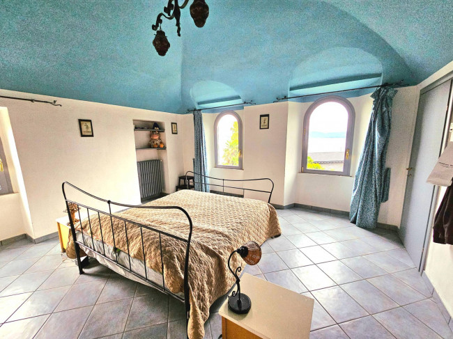 Villa in vendita a Leggiuno