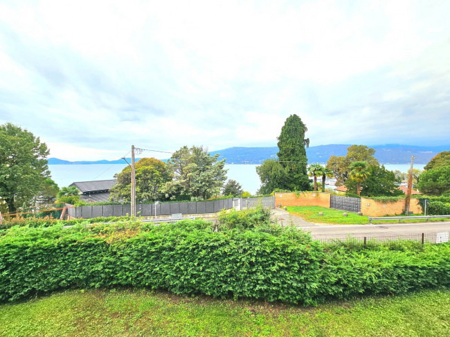Villa in vendita a Leggiuno