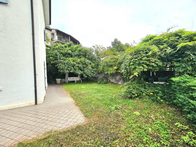 Villa in vendita a Leggiuno