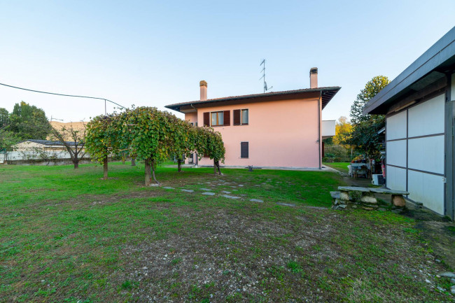 Villa in vendita a Besozzo