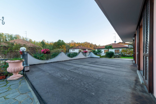 Villa in vendita a Besozzo