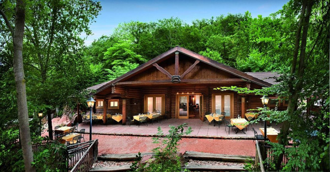 Attività commerciale in vendita a Valganna