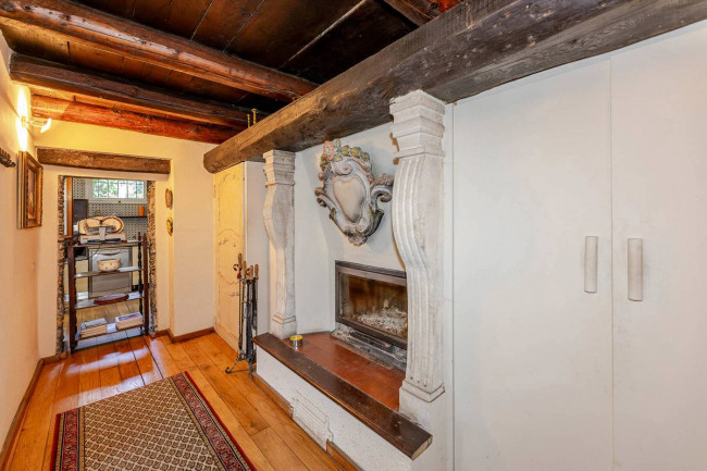 Villa in vendita a Montegrino Valtravaglia