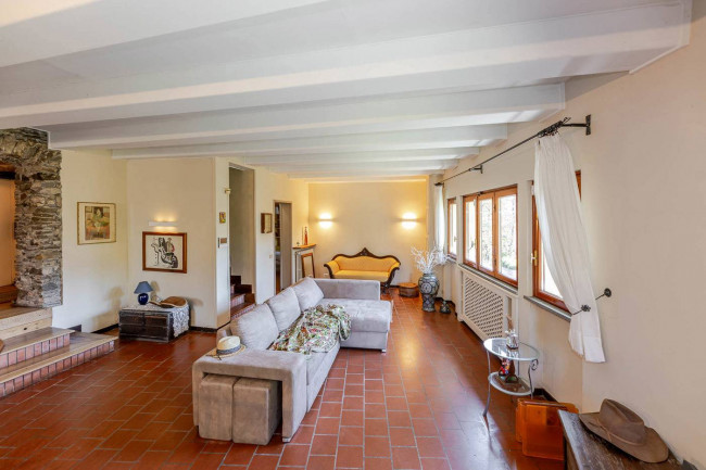 Villa in vendita a Montegrino Valtravaglia