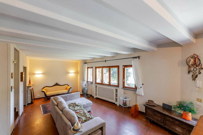 Villa in vendita a Montegrino Valtravaglia