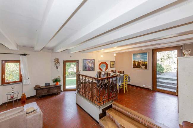 Villa in vendita a Montegrino Valtravaglia