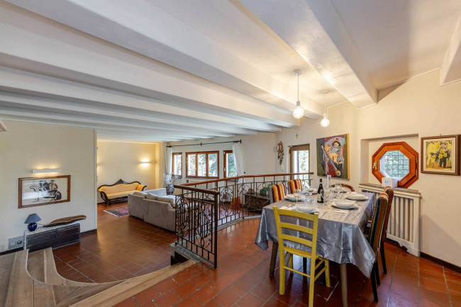 Villa in vendita a Montegrino Valtravaglia