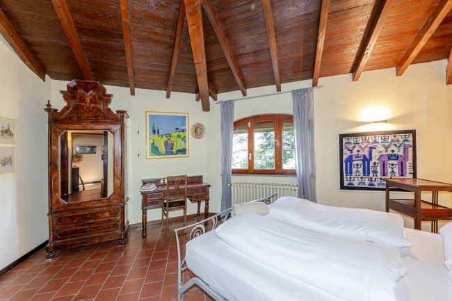 Villa in vendita a Montegrino Valtravaglia