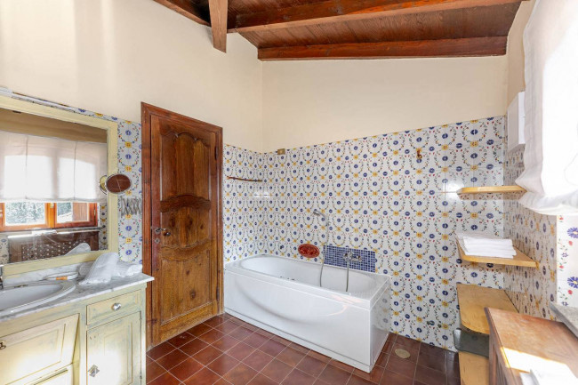 Villa in vendita a Montegrino Valtravaglia