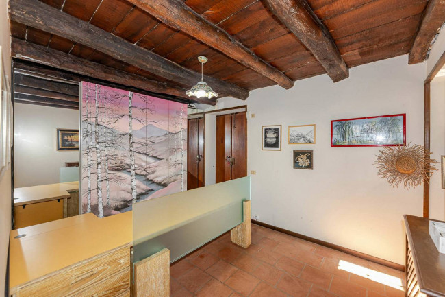 Villa in vendita a Montegrino Valtravaglia