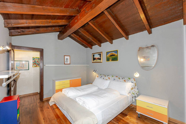 Villa in vendita a Montegrino Valtravaglia