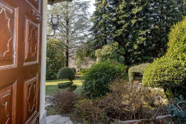 Villa in vendita a Montegrino Valtravaglia