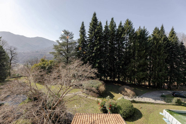 Villa in vendita a Montegrino Valtravaglia