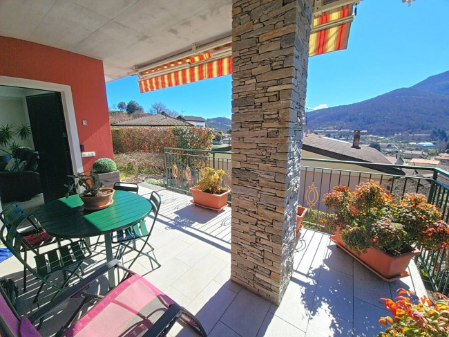 Villa in vendita a Brezzo di Bedero