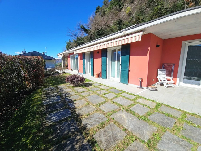 Villa in vendita a Brezzo di Bedero