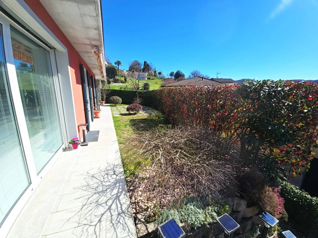 Villa in vendita a Brezzo di Bedero