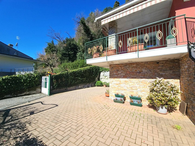 Villa in vendita a Brezzo di Bedero