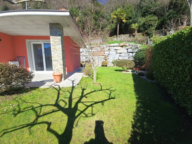 Villa in vendita a Brezzo di Bedero