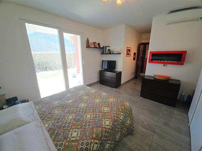Villa in vendita a Brezzo di Bedero