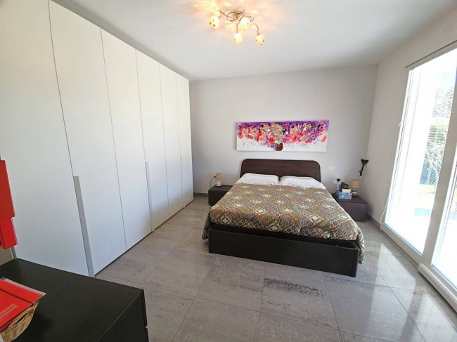 Villa in vendita a Brezzo di Bedero