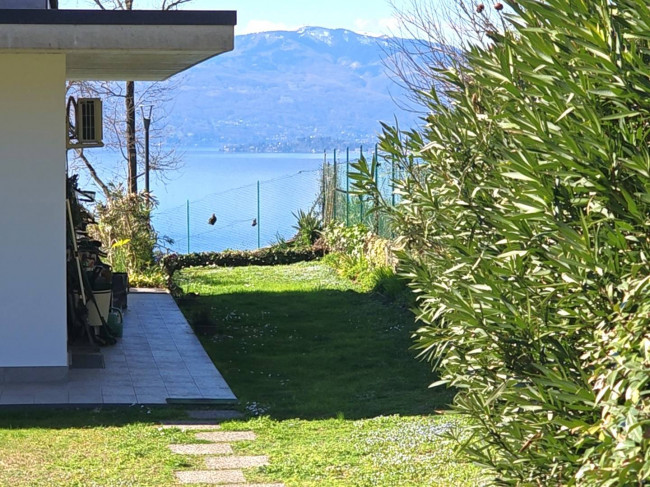Villa in vendita a Brezzo di Bedero