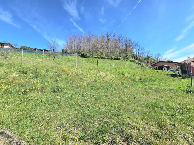 Terreno edificabile in vendita a Laveno-Mombello