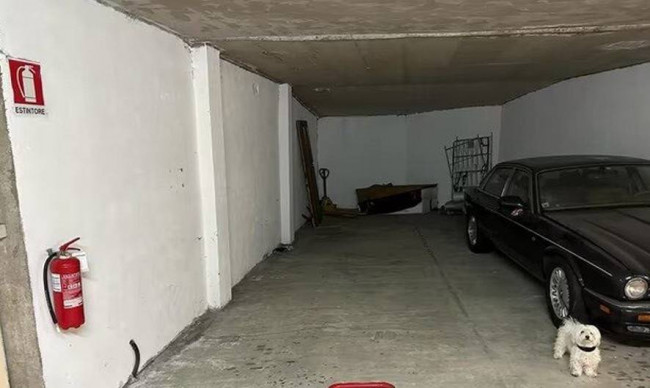 Box o garage in vendita a Luino