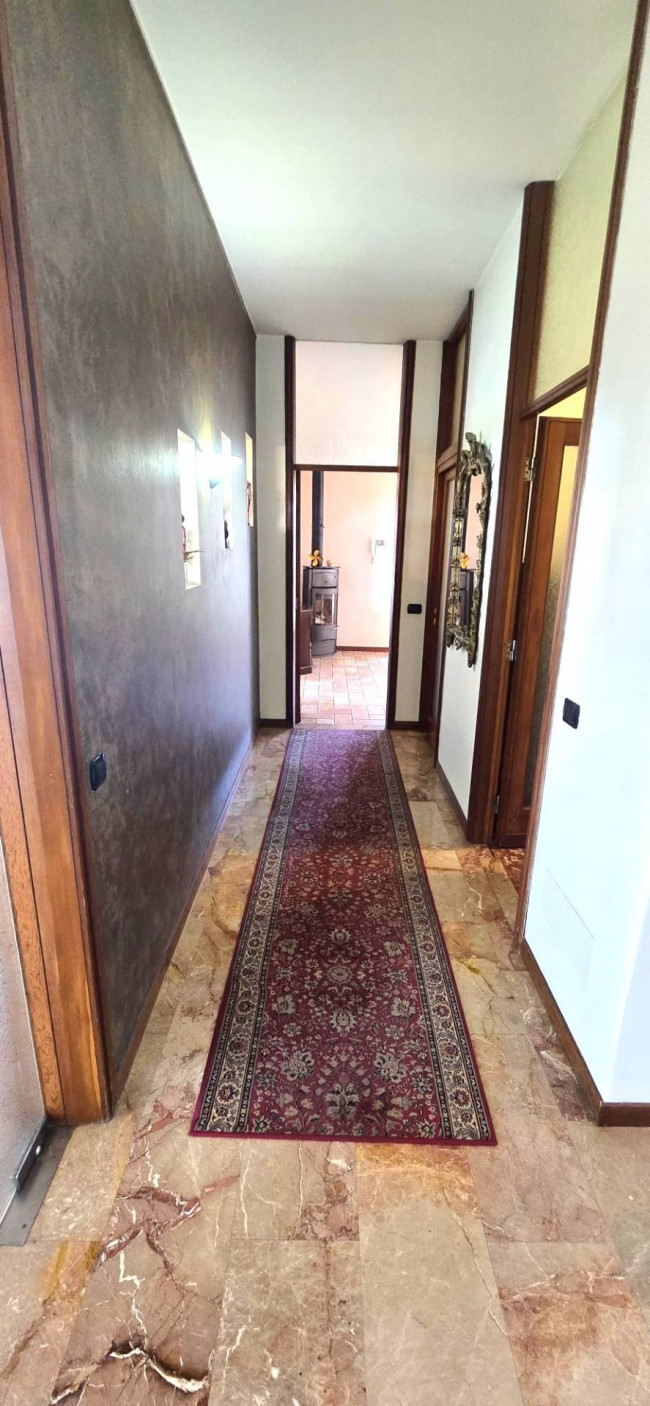 Villa in vendita a Comerio