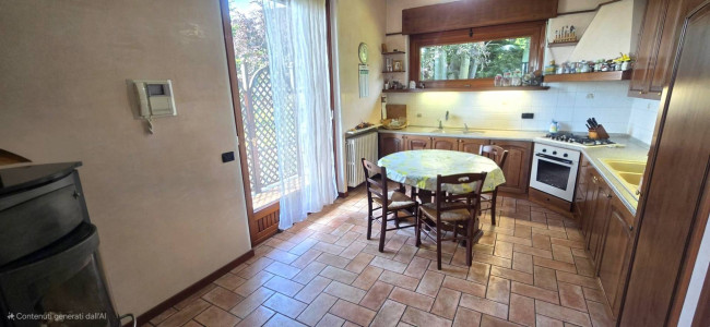 Villa in vendita a Comerio