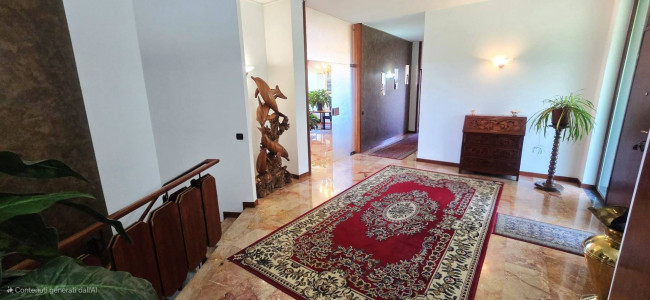 Villa in vendita a Comerio
