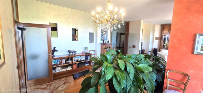 Villa in vendita a Comerio
