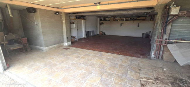 Villa in vendita a Comerio