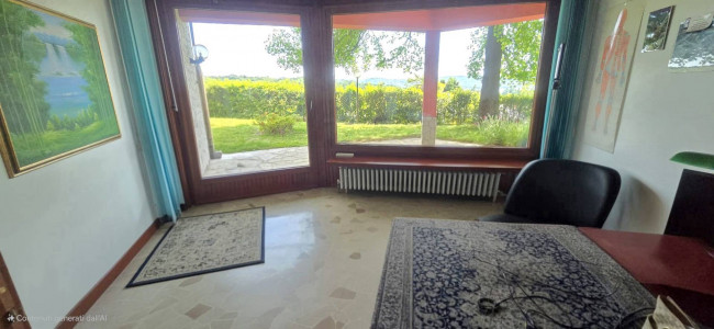 Villa in vendita a Comerio