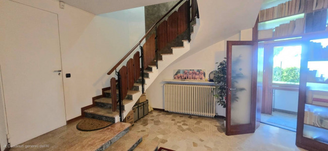 Villa in vendita a Comerio