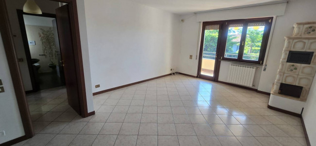 Appartamento in vendita a Laveno-Mombello