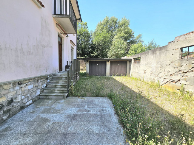 Villa in vendita a Laveno-Mombello