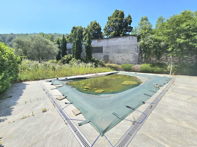 Villa in vendita a Laveno-Mombello
