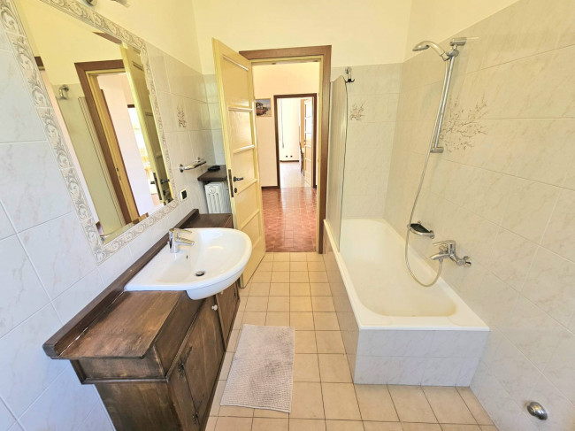 Villa in vendita a Laveno-Mombello