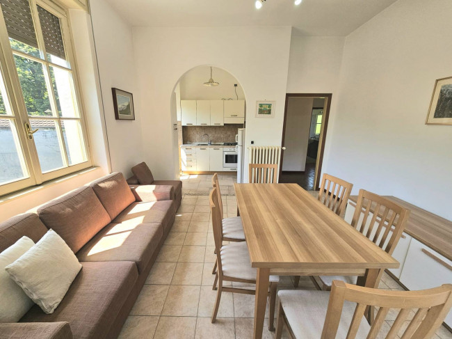 Villa in vendita a Laveno-Mombello