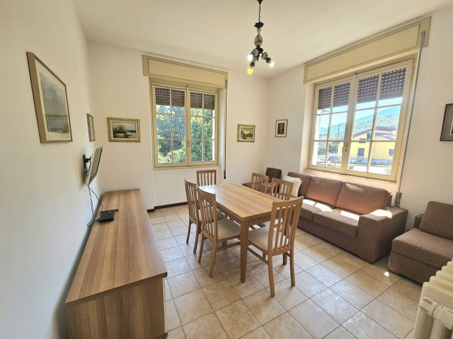 Villa in vendita a Laveno-Mombello