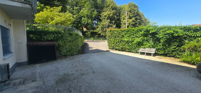 Villa in vendita a Laveno-Mombello
