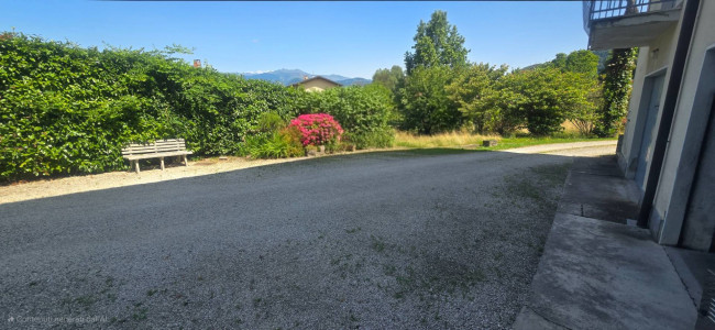 Villa in vendita a Laveno-Mombello