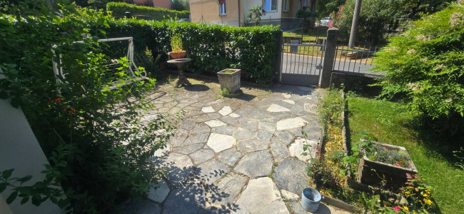 Villa in vendita a Laveno-Mombello