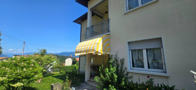 Villa in vendita a Laveno-Mombello